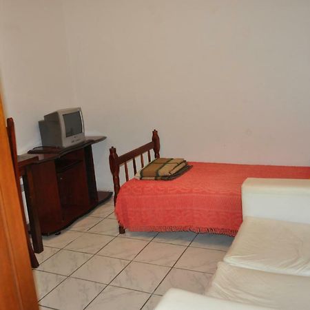 Hospedagem Centro Champagnat Londrina Luaran gambar