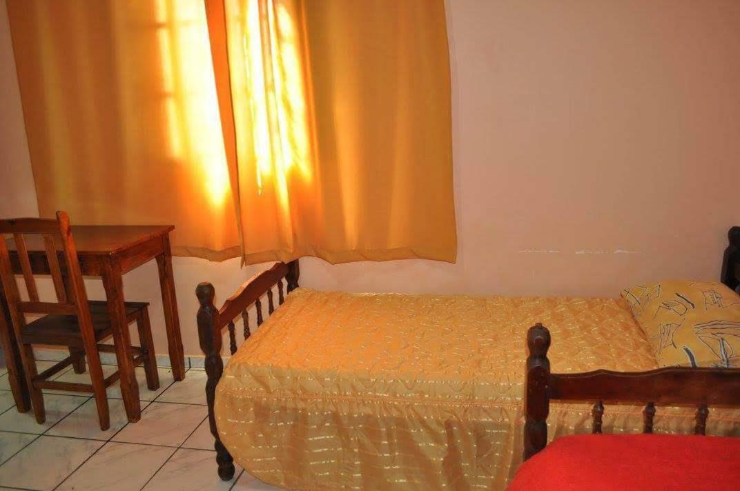 Hospedagem Centro Champagnat Londrina Luaran gambar